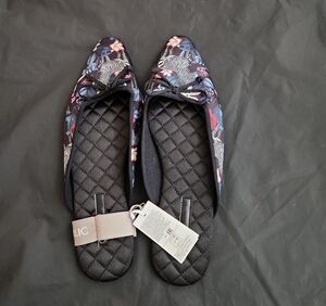 Banana Republic Women's Black Floral Flats